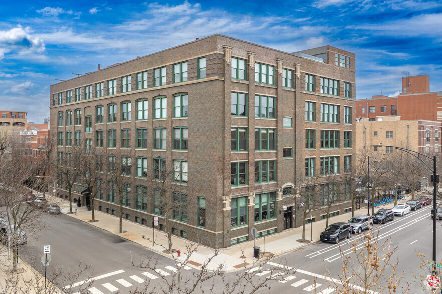 1327 W Washington Blvd, Chicago, IL à louer - Photo de l’immeuble – Image 1 sur 4