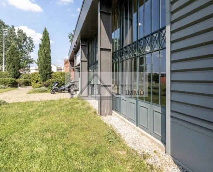 Bureau dans Saint-Denis à louer - Photo de l’immeuble – Image 2 sur 2