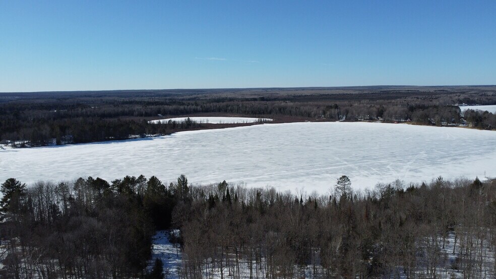 5451 Pier Lake rd, Tripoli, WI à vendre - Photo de l’immeuble – Image 2 sur 11