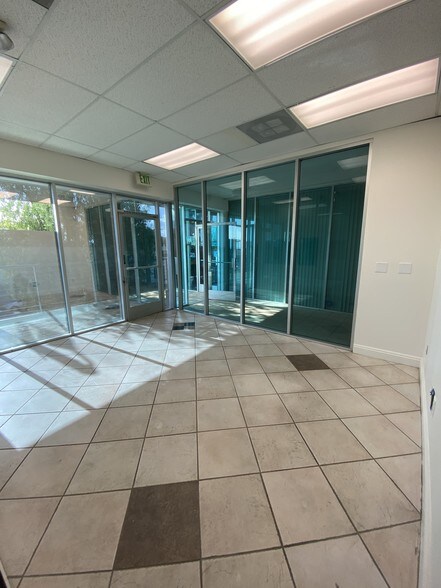 9143 Valley Blvd, Rosemead, CA à louer - Photo de l’immeuble – Image 3 sur 9