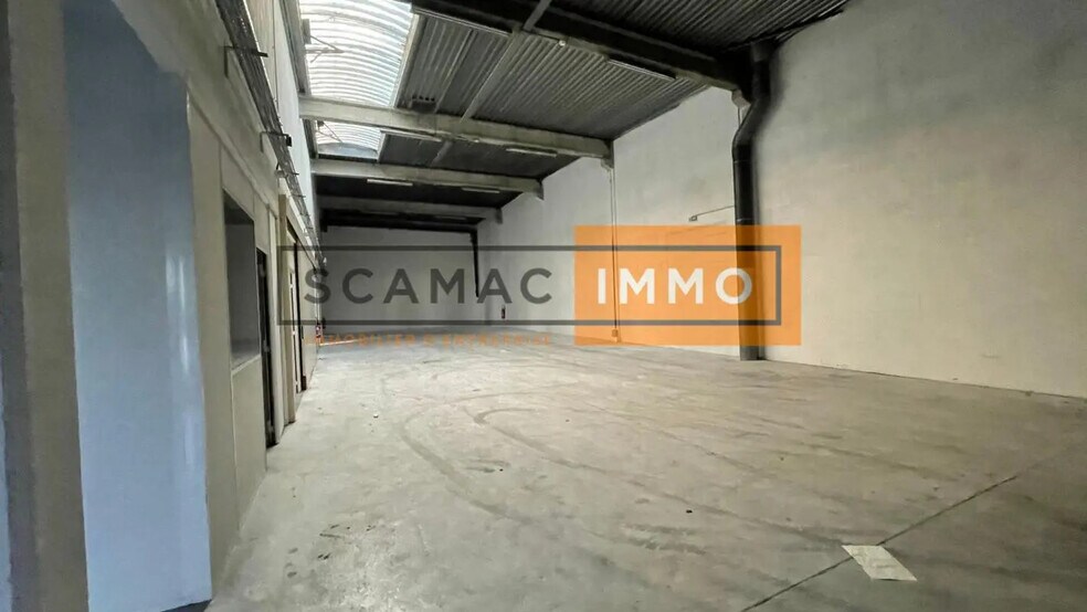 Industriel/Logistique dans Éragny à louer - Photo de l’immeuble – Image 2 sur 7