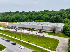 1202 Thomas Beck Rd, Des Moines, IA à louer Photo de l’immeuble– Image 2 sur 5