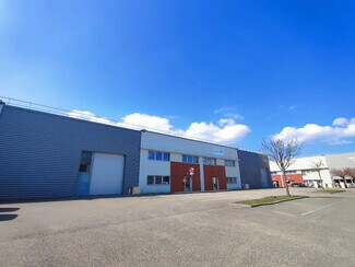 Plus de détails pour 50 Rue Jean Zay, Saint-Priest - Local d'activités à louer
