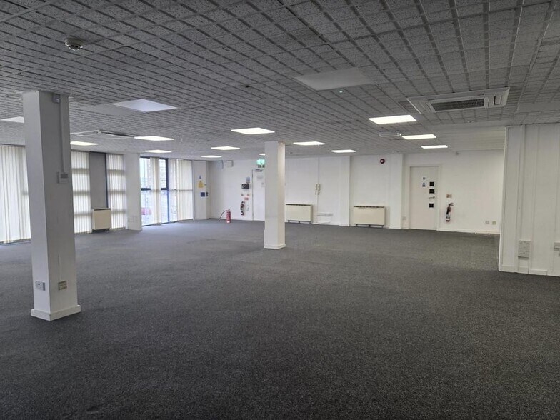 Old Hall St, Stoke On Trent à louer - Photo de l’immeuble – Image 3 sur 13