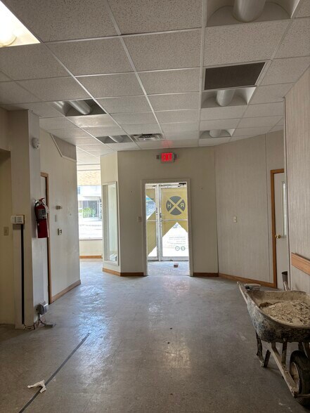 121 W Walnut St, Rogers, AR à vendre - Photo de l’immeuble – Image 3 sur 22