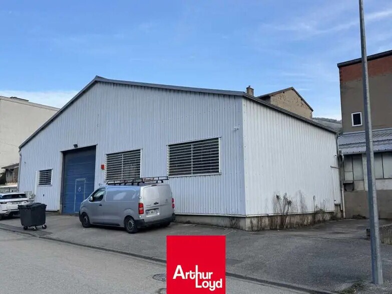 Local d'activités dans Tarare à vendre - Photo de l’immeuble – Image 2 sur 4