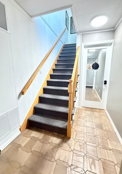 74 Merrick Rd, Amityville, NY à louer - Photo de l’immeuble – Image 2 sur 19