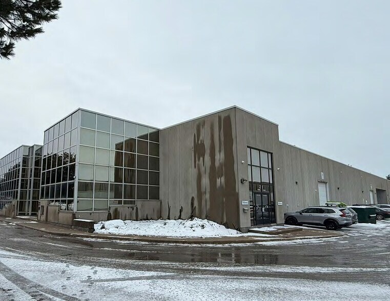 21-23 Kodiak Cres, Toronto, ON à louer - Photo de l’immeuble – Image 2 sur 14