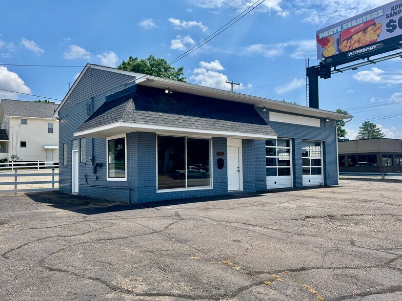 575 Canton Rd, Akron, OH à vendre - Photo de l’immeuble – Image 2 sur 17