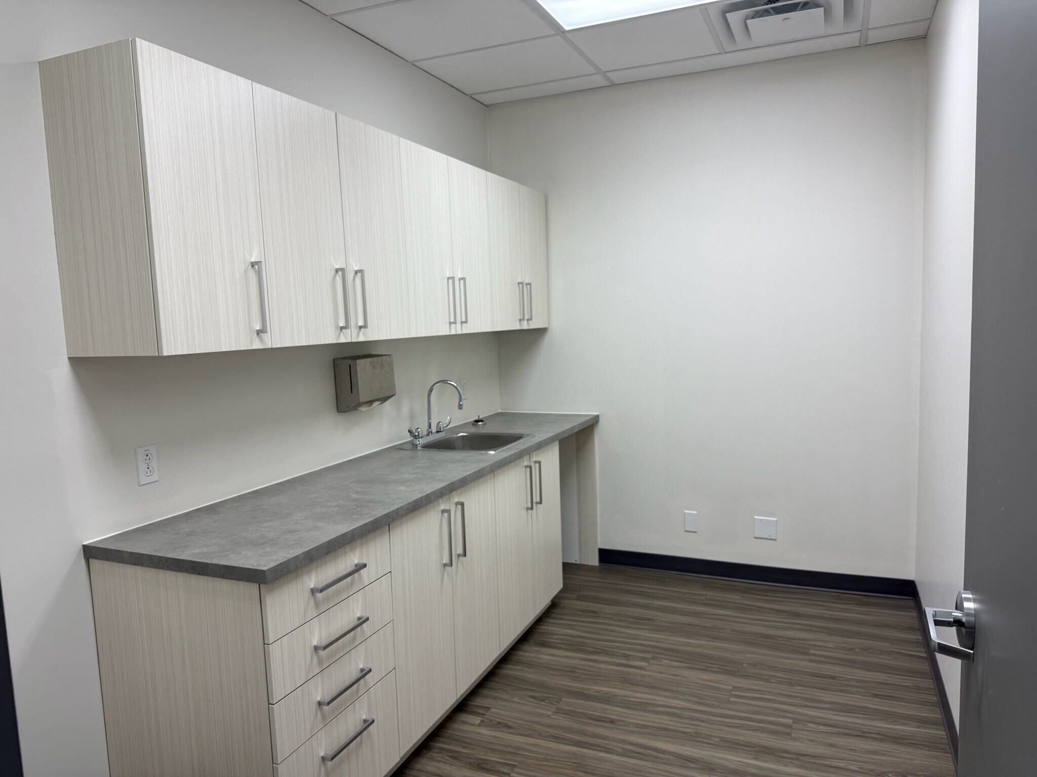 1550 Rue Ampère, Boucherville, QC à louer Photo intérieure– Image 1 sur 5