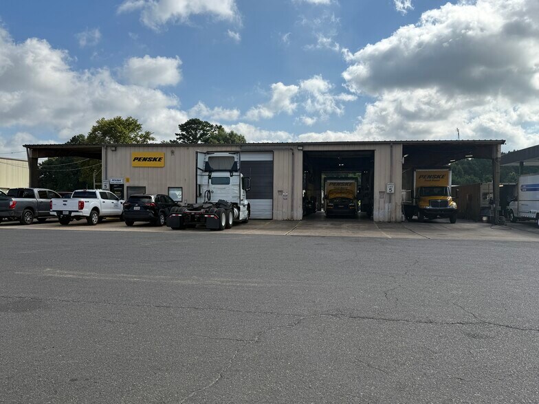 6890 Bert Kouns Industrial Loop, Shreveport, LA à louer - Photo de l’immeuble – Image 1 sur 11