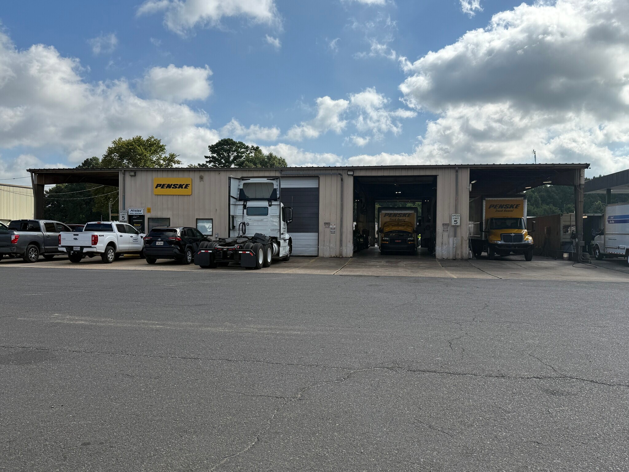 6890 Bert Kouns Industrial Loop, Shreveport, LA à louer Photo de l’immeuble– Image 1 sur 12