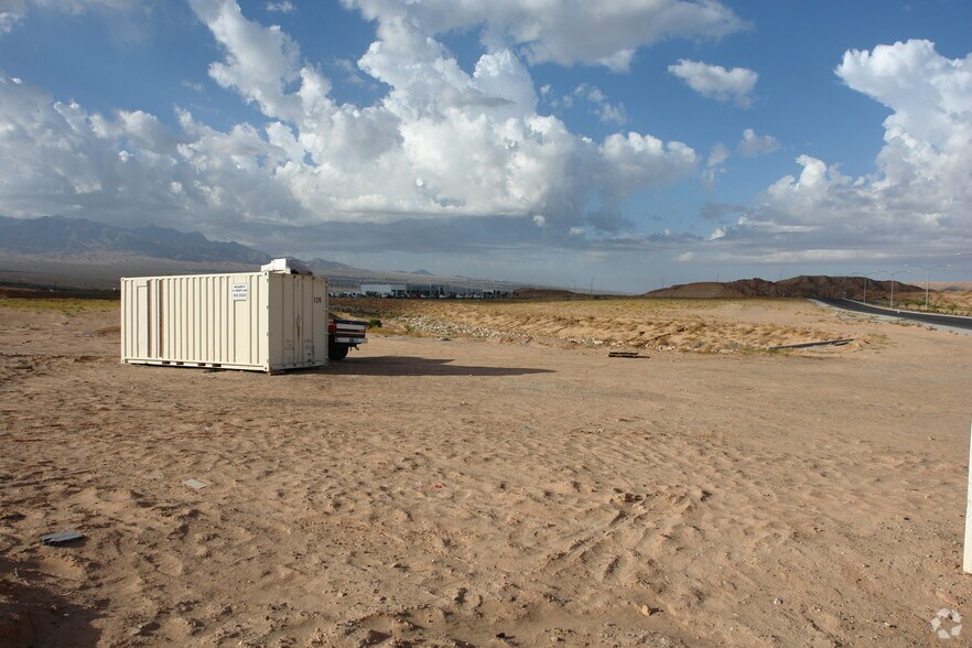 Interstate 15 Southbound Exit Corner & Falcon Ridge, Mesquite, NV à vendre - Photo de l’immeuble – Image 2 sur 3