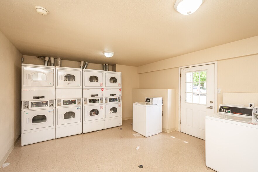3429 Evergreen Cir, West Sacramento, CA à vendre - Photo intérieure – Image 2 sur 6