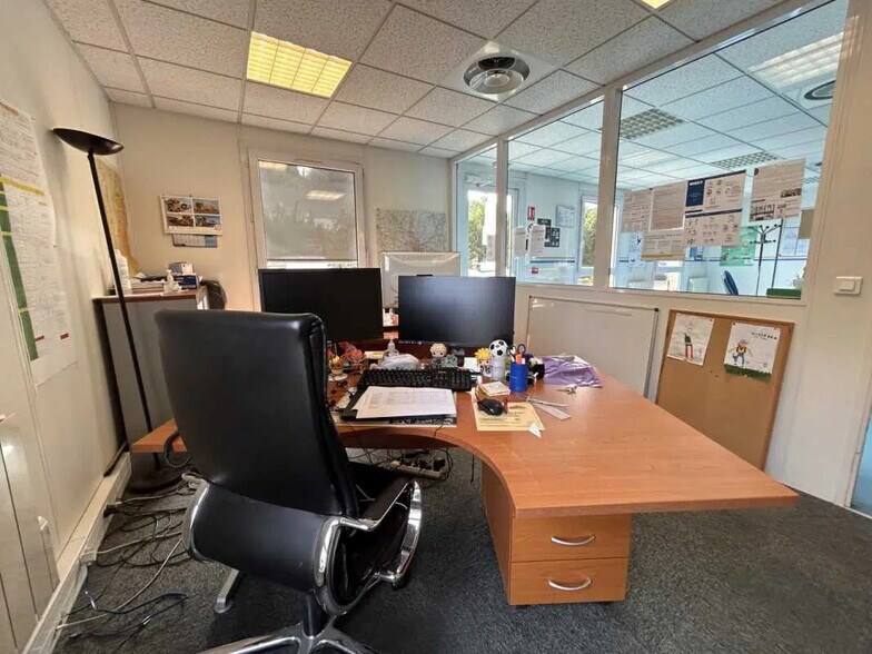 Bureau dans Feyzin à louer - Photo de l’immeuble – Image 3 sur 8