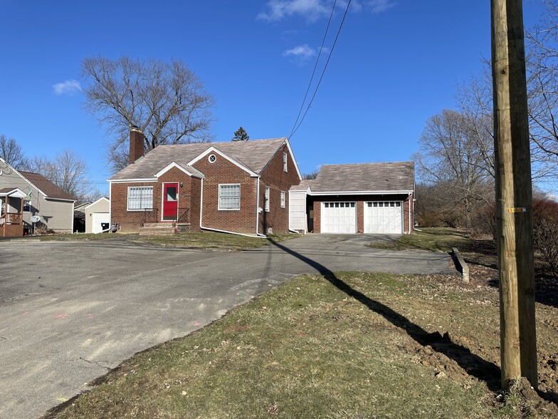 246 N Buhl Farm Dr, Hermitage, PA à vendre - Photo principale – Image 1 sur 17