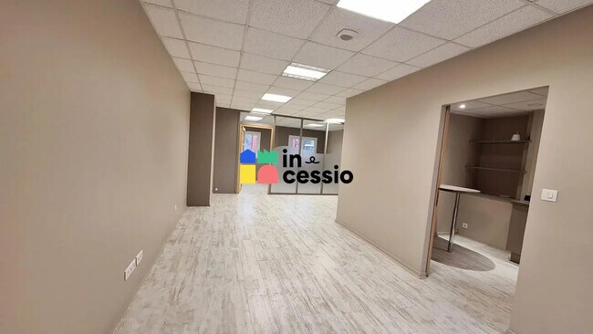 Plus de détails pour Bureau à vendre