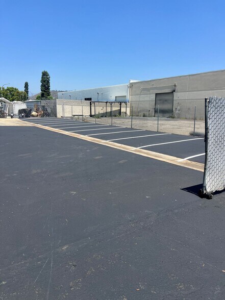 2821 Pomona Blvd, Pomona, CA à louer - Photo de l’immeuble – Image 2 sur 3