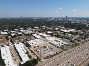 1530 W Sam Houston Pky N, Houston, TX - VUE AÉRIENNE  vue de carte - Image1