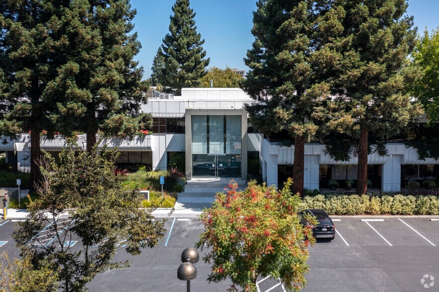 1001 Page Mill Rd, Palo Alto, CA à louer - Photo de l’immeuble – Image 3 sur 15