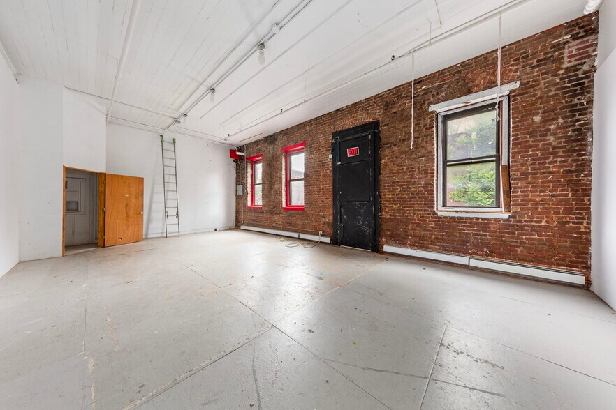 148 India St, Brooklyn, NY à louer - Photo de l’immeuble – Image 3 sur 22