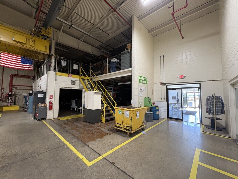 101 E Industrial Blvd, Logansport, IN à vendre - Photo de l’immeuble – Image 2 sur 36