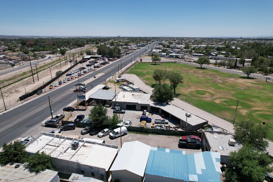 8326 Alameda Ave, El Paso, TX à vendre - Photo principale – Image 1 sur 15