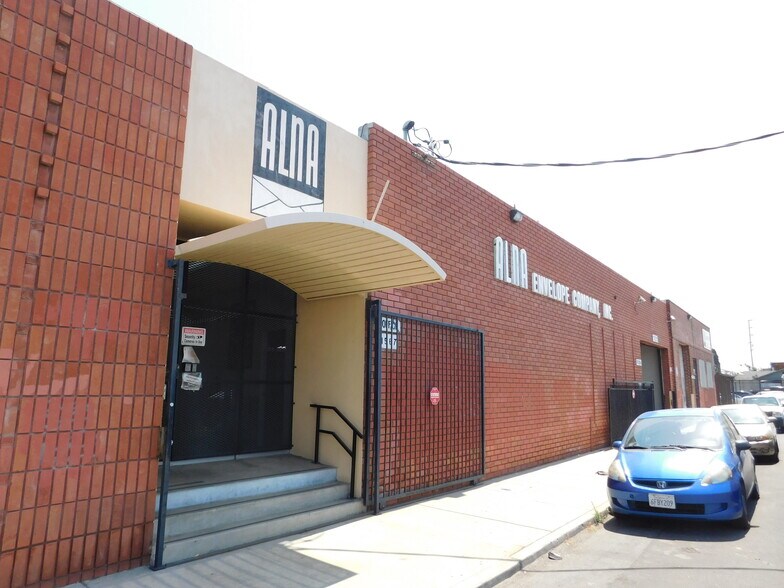1567 E 25th St, Los Angeles, CA à vendre - Photo de l’immeuble – Image 3 sur 10