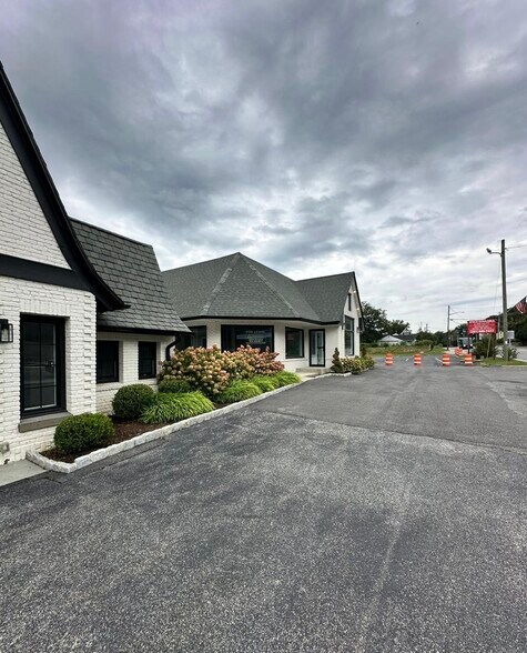 194 Route 17, Tuxedo Park, NY à louer - Photo de l’immeuble – Image 2 sur 8