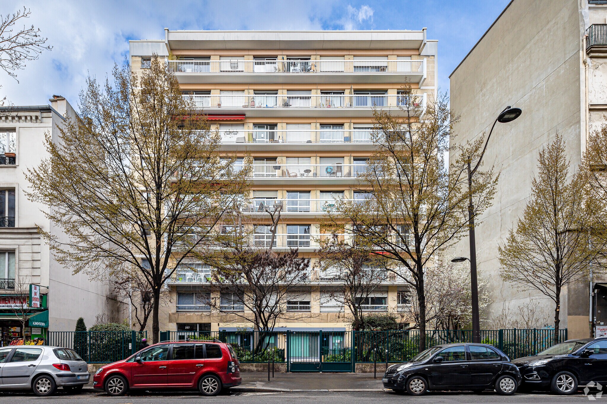 Immeuble residentiel dans Paris à vendre Photo principale– Image 1 sur 4