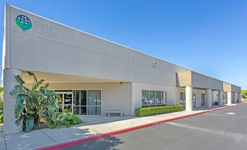 2695 N Fowler Ave, Fresno, CA à louer - Photo de l’immeuble – Image 2 sur 20