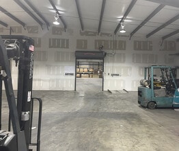 31 Richards Rd NE, White, GA à louer Photo de la construction– Image 1 sur 4