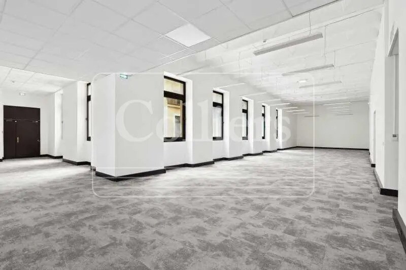 10 Place De La Joliette, Marseille à louer - Photo de l’immeuble – Image 2 sur 7