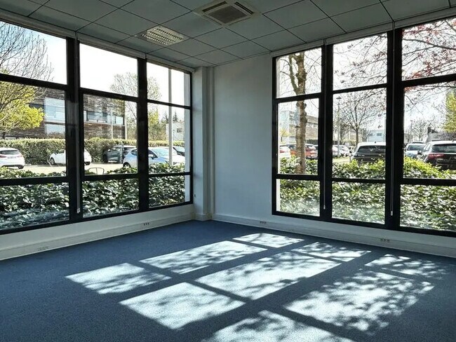 Plus de détails pour Bureau à vendre