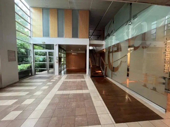 Bureau dans Champigny-sur-Marne à louer - Photo de l’immeuble – Image 1 sur 7