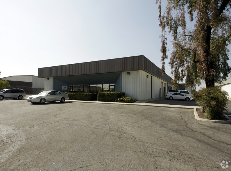 4031 Alken St, Bakersfield, CA à louer - Photo de l’immeuble – Image 2 sur 10