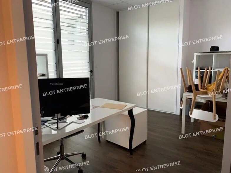 Bureau dans Rennes à vendre - Photo de l’immeuble – Image 2 sur 6