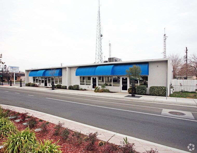 2315-2317 Q St, Bakersfield, CA à louer - Photo de l’immeuble – Image 3 sur 3