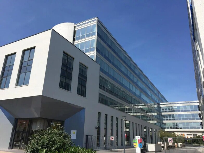 34-40 Rue Henri Barbusse, Gennevilliers à louer - Photo de l’immeuble – Image 1 sur 16