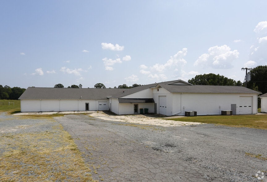 704 N Central Ave, Locust, NC à louer - Photo principale – Image 1 sur 64