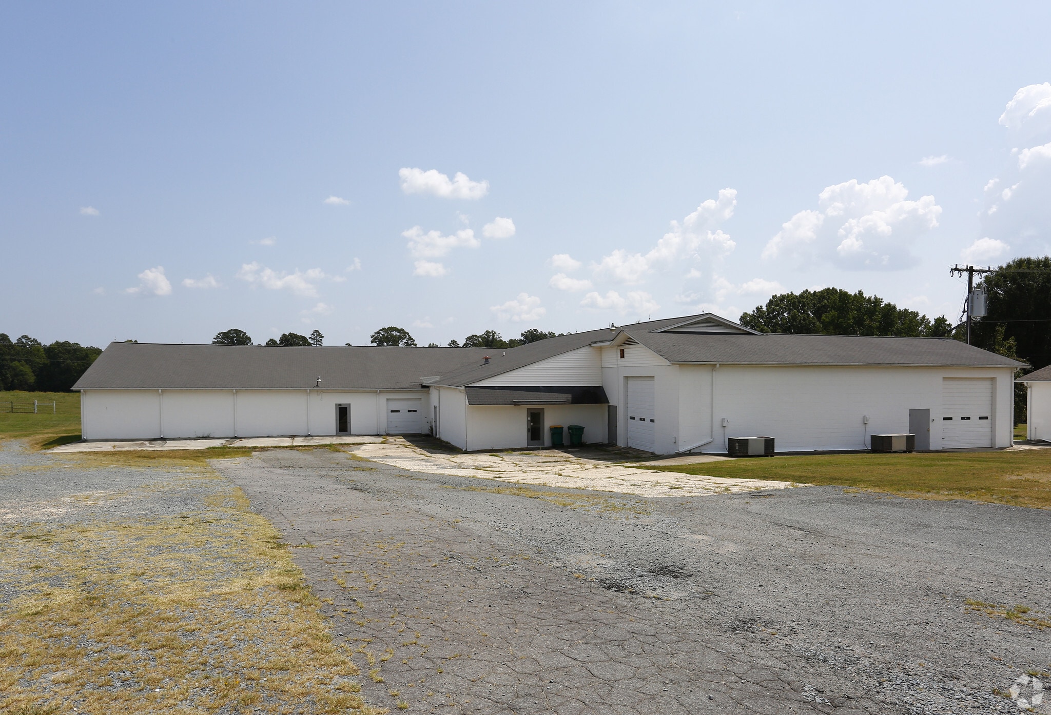 704 N Central Ave, Locust, NC à louer Photo principale– Image 1 sur 65