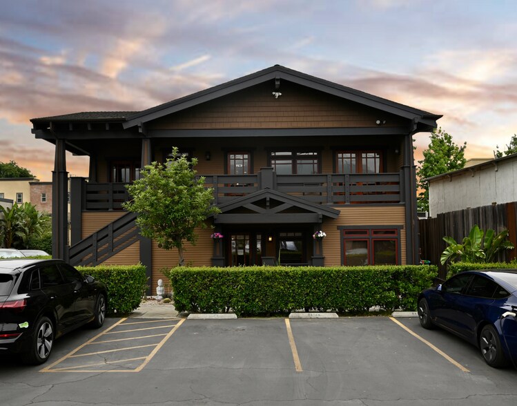 139 E Olive Ave, Monrovia, CA à louer - Photo de l’immeuble – Image 2 sur 9