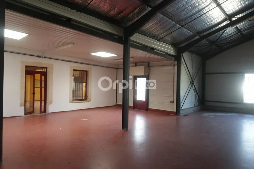 Local commercial dans Beaucaire à louer - Photo de l’immeuble – Image 2 sur 11