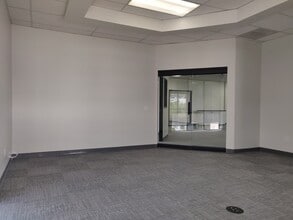 3636 Camino del Rio N, San Diego, CA à louer Photo intérieure– Image 2 sur 8