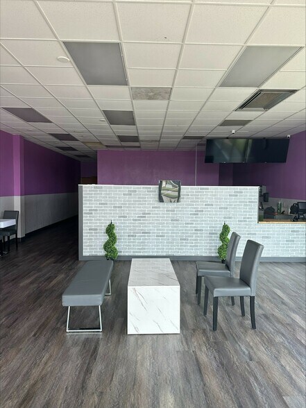 2233 N Ridge Rd, Wichita, KS à louer - Photo intérieure – Image 2 sur 3