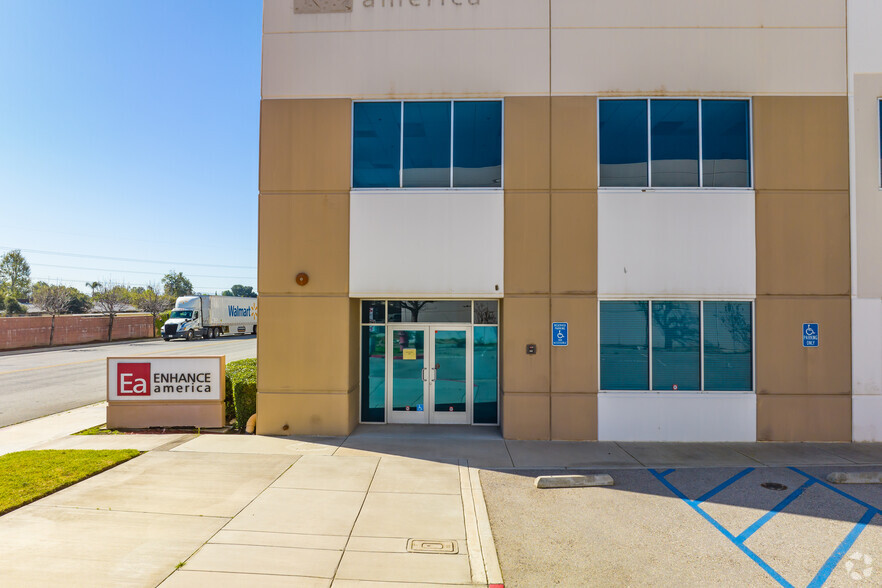 3463 Grapevine St, Jurupa Valley, CA à louer - Photo de l’immeuble – Image 2 sur 6