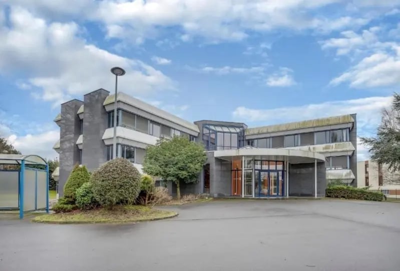 17 Bis Avenue des Andes, Les Ulis à louer - Photo de l’immeuble – Image 2 sur 17