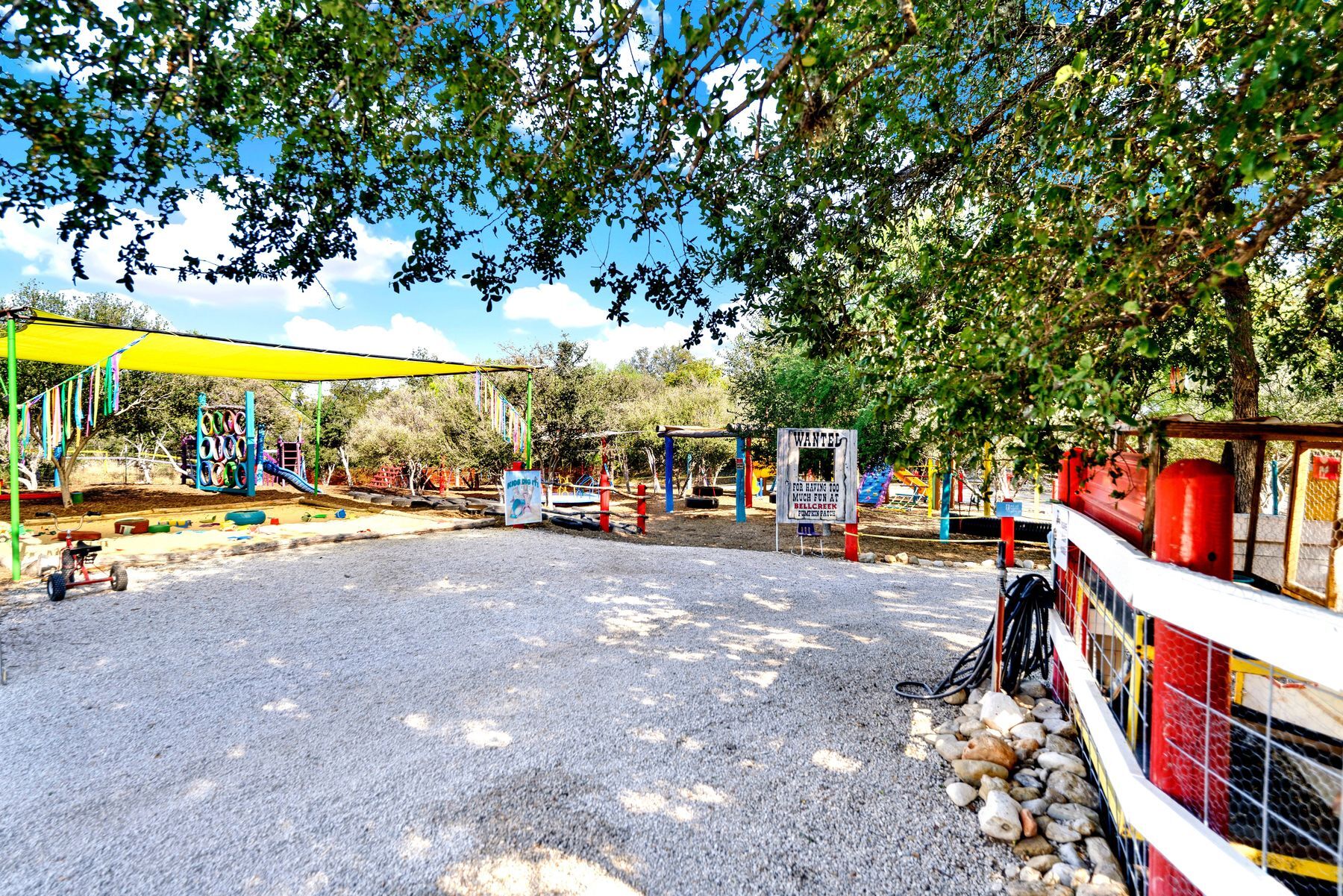 1877 County Road 4713, La Coste, TX à vendre Photo principale– Image 1 sur 46