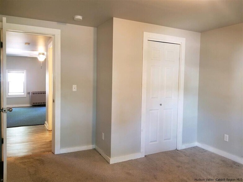 85-89 Cedar St, Kingston, NY à vendre - Photo de l’immeuble – Image 3 sur 12