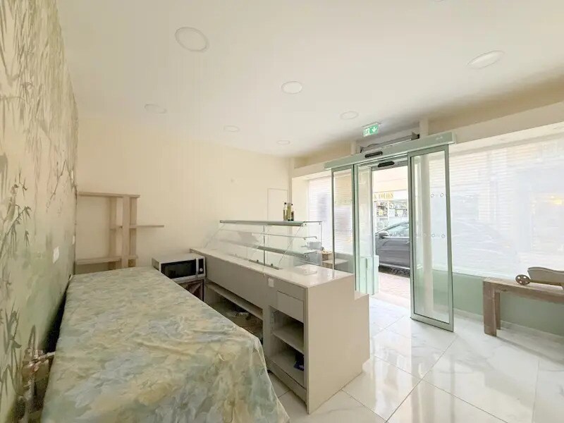 Local commercial dans Rueil-Malmaison à louer Photo intérieure– Image 1 sur 5